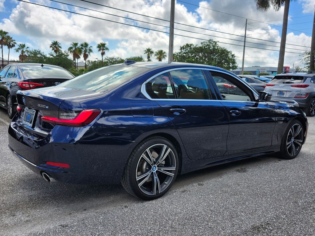 Vehicle image 5 of 34