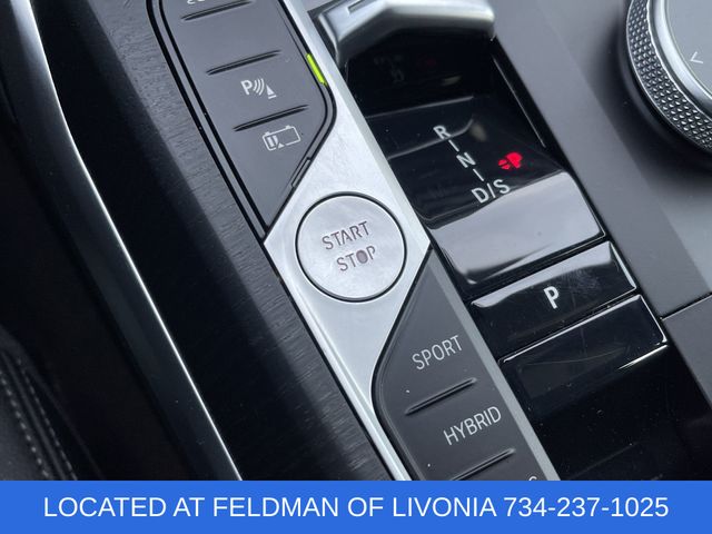 2023 BMW 3 Series 330e xDrive Image 27 of 35