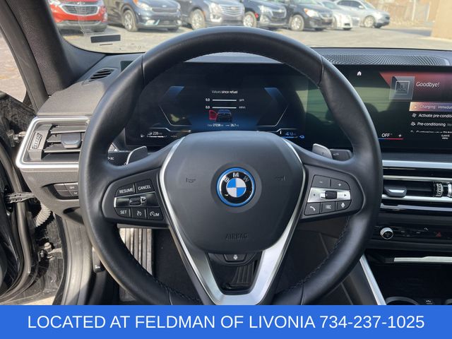 2023 BMW 3 Series 330e xDrive Image 33 of 35