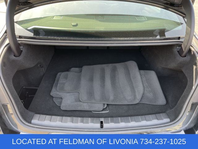 2023 BMW 3 Series 330e xDrive Image 12 of 35