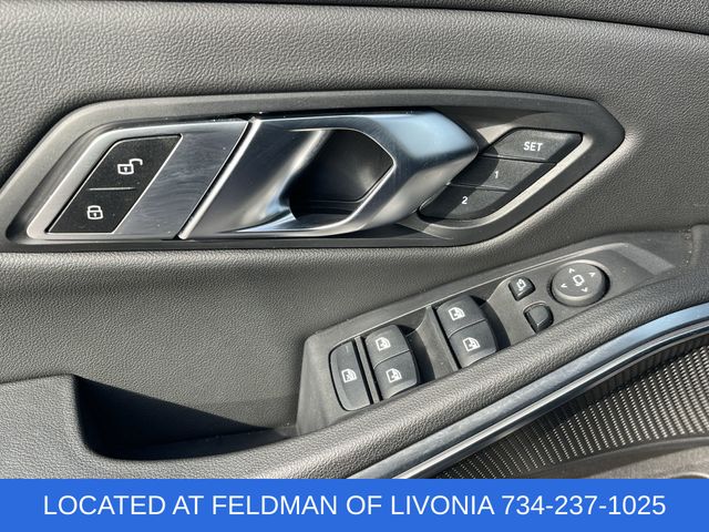 2023 BMW 3 Series 330e xDrive Image 32 of 35