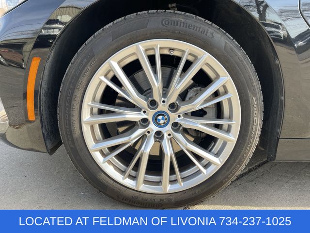 2023 BMW 3 Series 330e xDrive Image 11 of 35