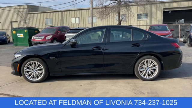 2023 BMW 3 Series 330e xDrive Image 9 of 35
