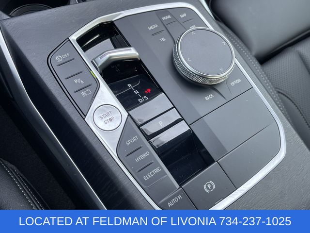 2023 BMW 3 Series 330e xDrive Image 31 of 35