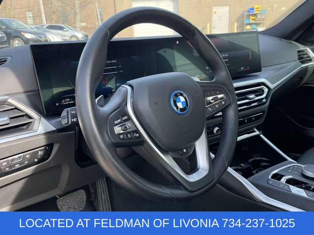 2023 BMW 3 Series 330e xDrive Image 19 of 35