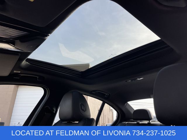 2023 BMW 3 Series 330e xDrive Image 21 of 35