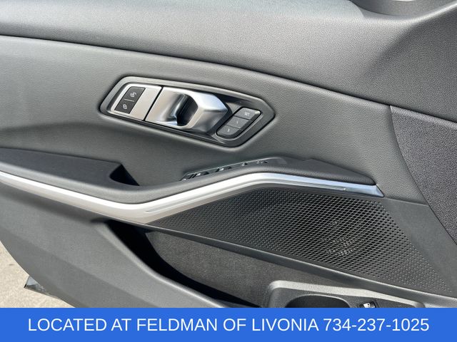 2023 BMW 3 Series 330e xDrive Image 26 of 35