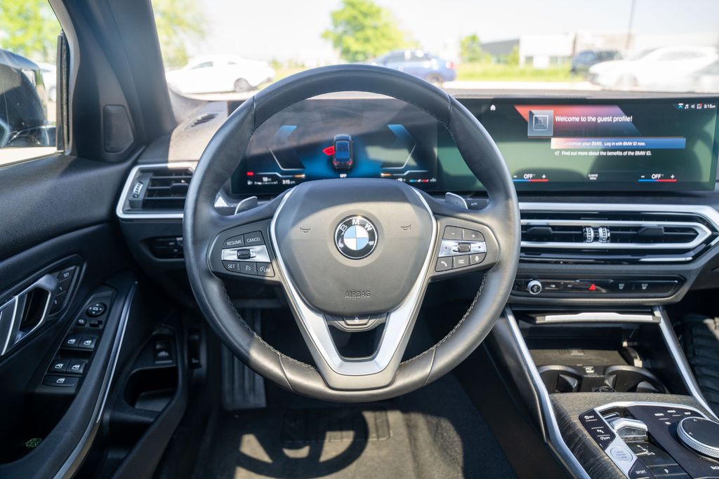 Vehicle image 15 of 42
