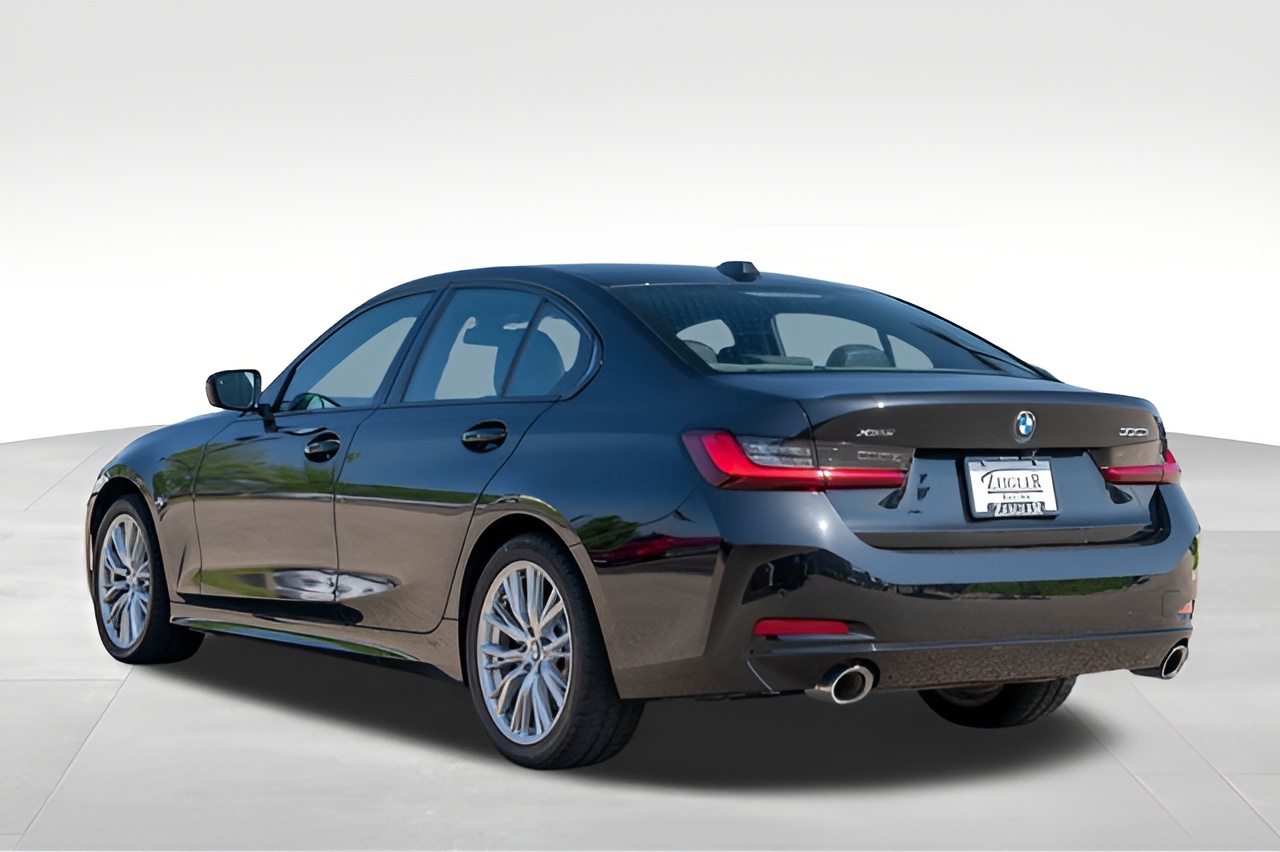 Vehicle image 41 of 42