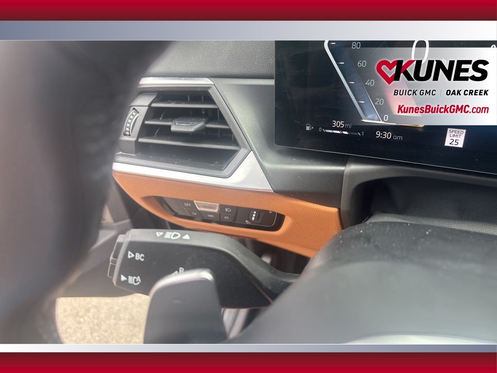 Vehicle image 11 of 26