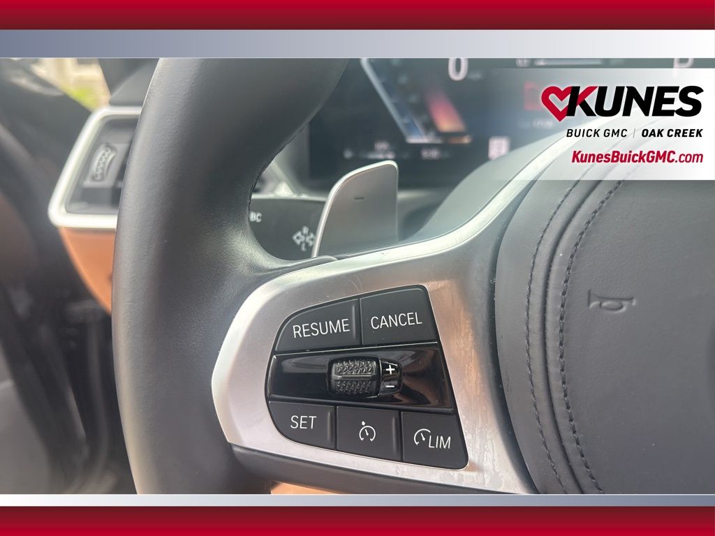 Vehicle image 14 of 26