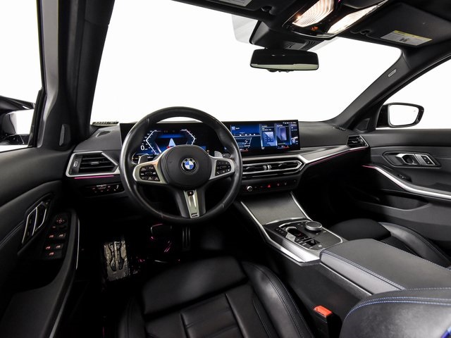 Vehicle image 21 of 41
