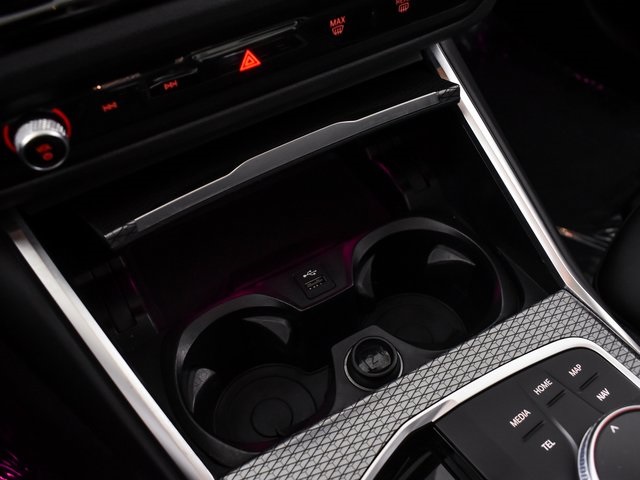Vehicle image 25 of 41