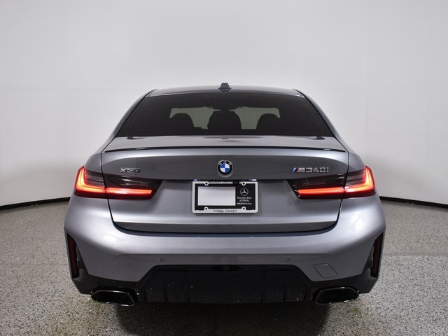 Vehicle image 4 of 41