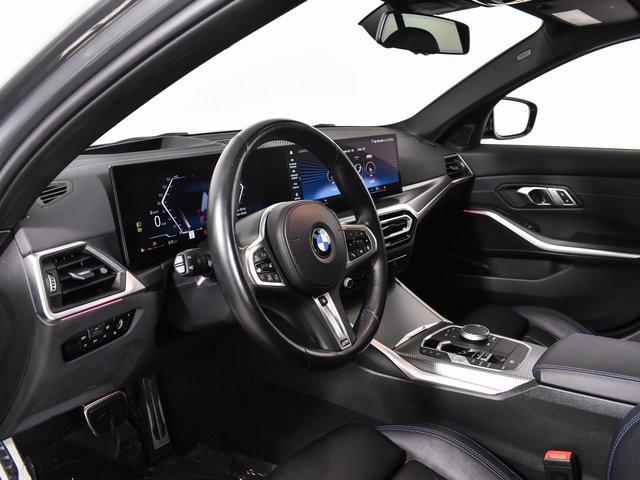 Vehicle image 17 of 41