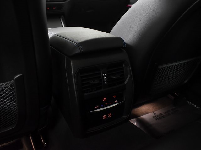 Vehicle image 39 of 41