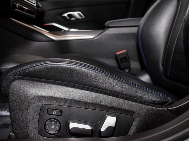 Vehicle image 16 of 41