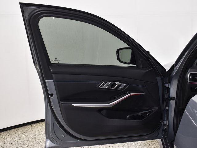 Vehicle image 13 of 41