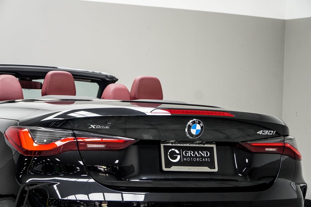 Vehicle image 14 of 43