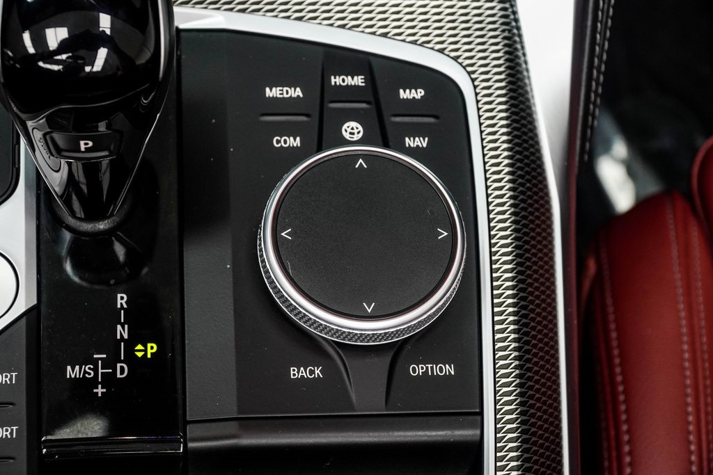 Vehicle image 20 of 43