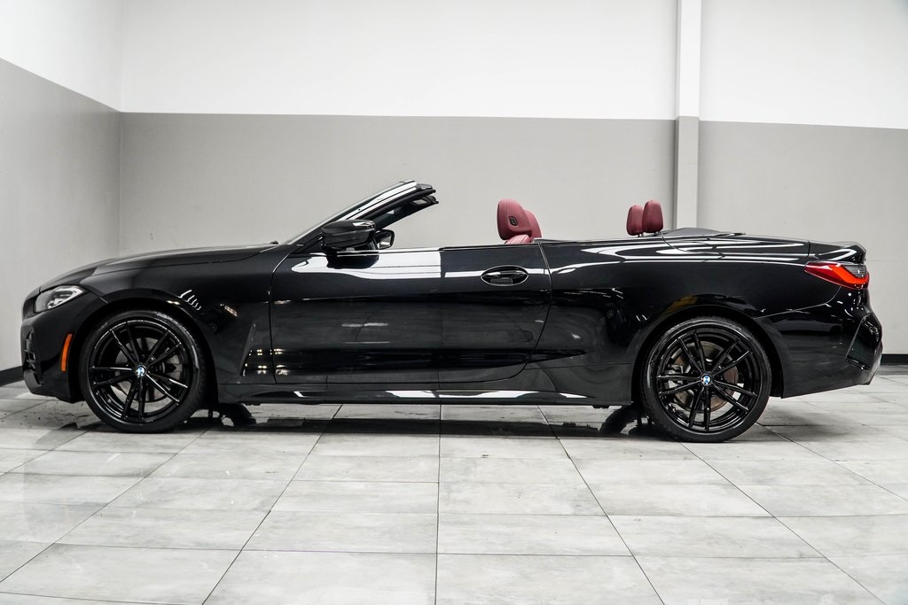 Vehicle image 10 of 43