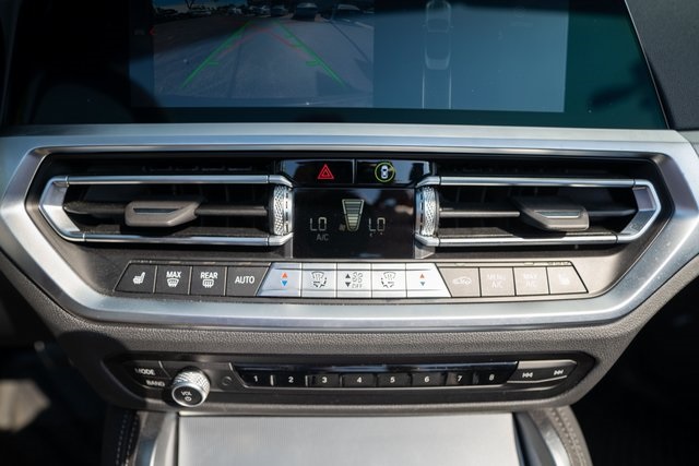 Vehicle image 24 of 33