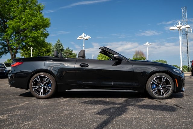Vehicle image 4 of 33