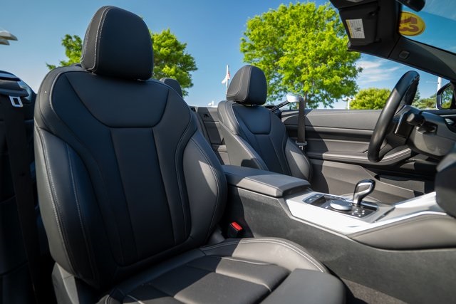 Vehicle image 12 of 33