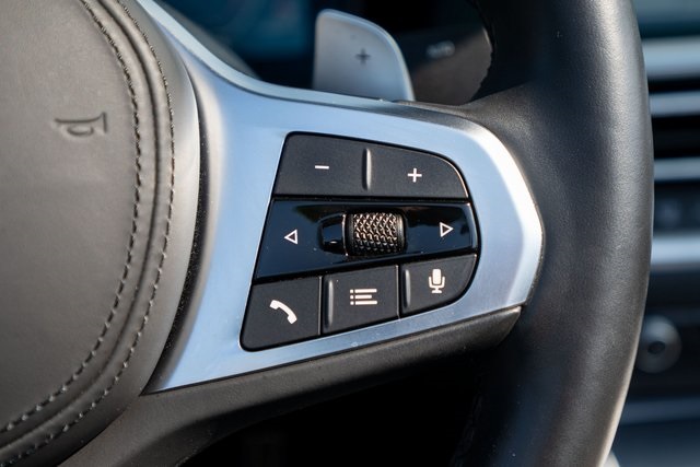 Vehicle image 28 of 33