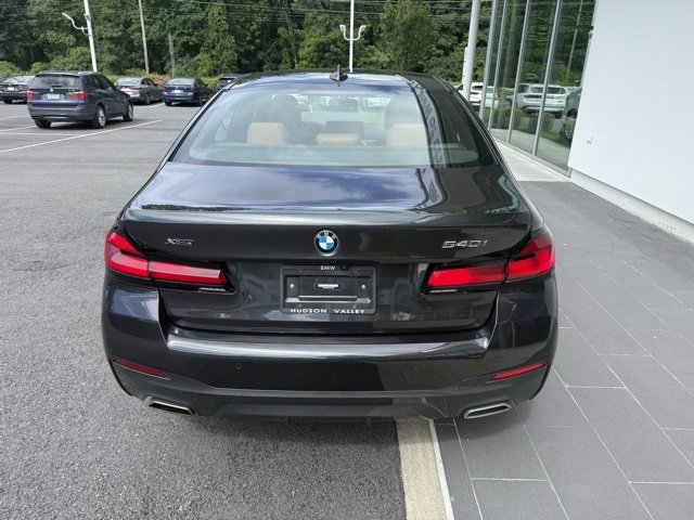 Vehicle image 6 of 15