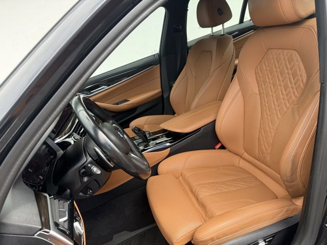 Vehicle image 11 of 15