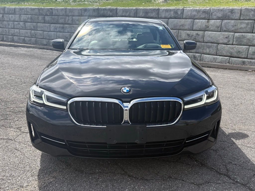 2023 BMW 5 Series 540i xDrive Image 2 of 23