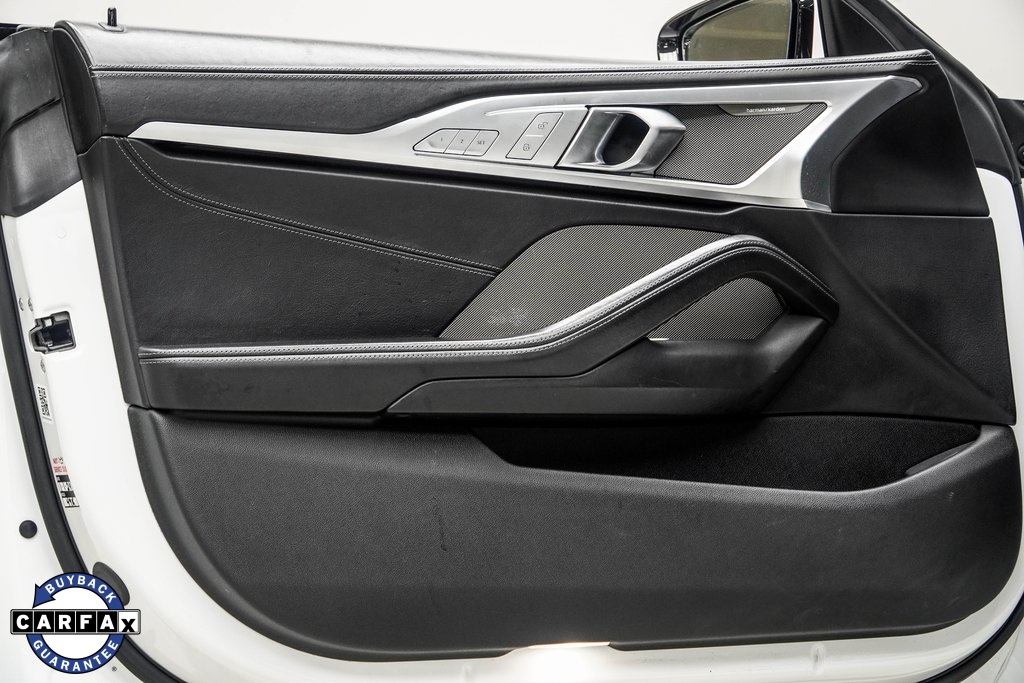 Vehicle image 33 of 45