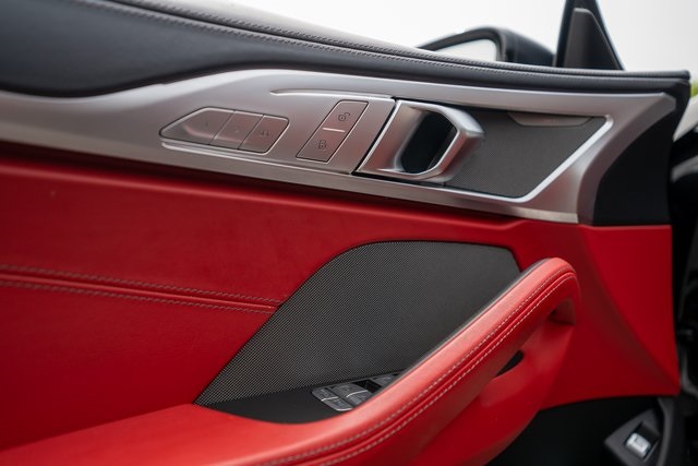 Vehicle image 26 of 37