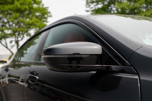 Vehicle image 18 of 37