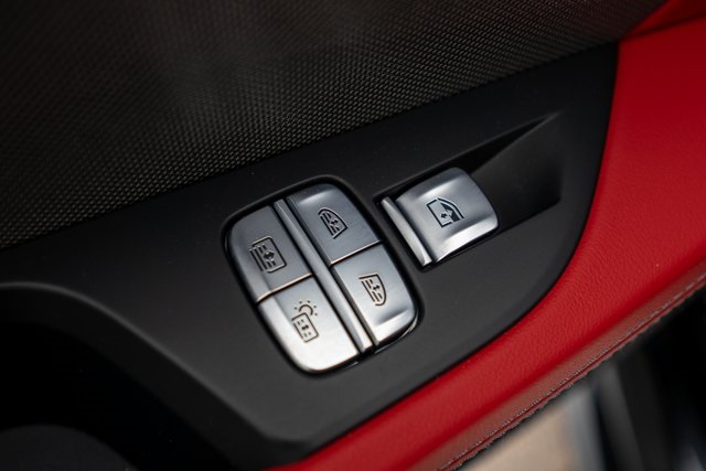 Vehicle image 28 of 37