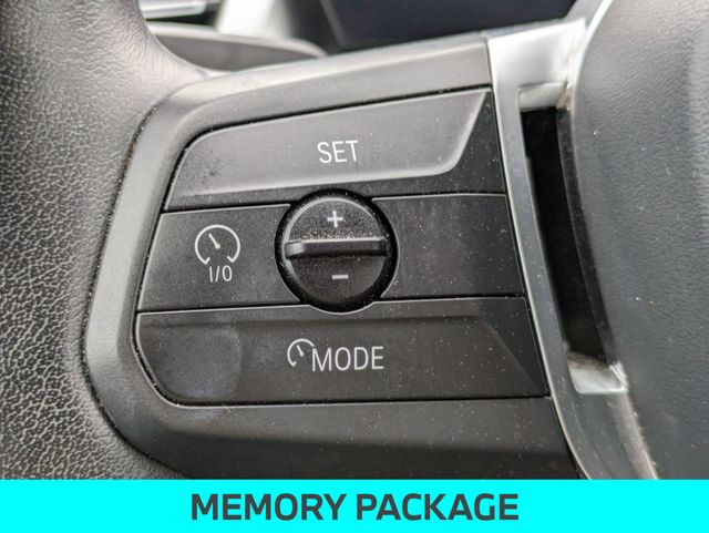 Vehicle image 25 of 36