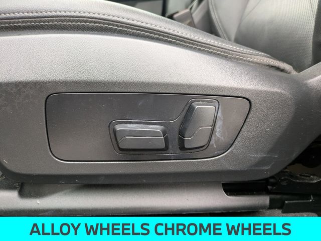 Vehicle image 29 of 36