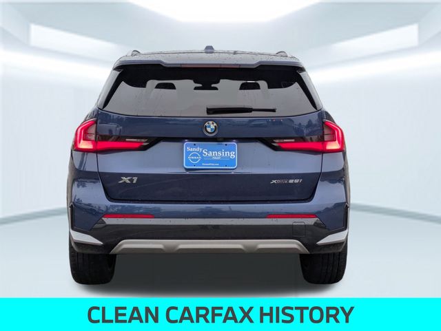 Vehicle image 7 of 36