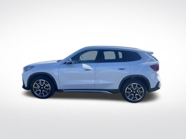 Vehicle image 8 of 23