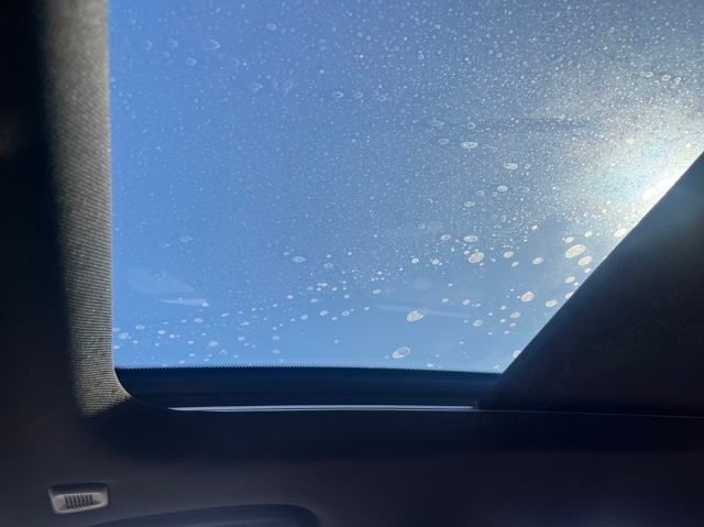 Vehicle image 20 of 23