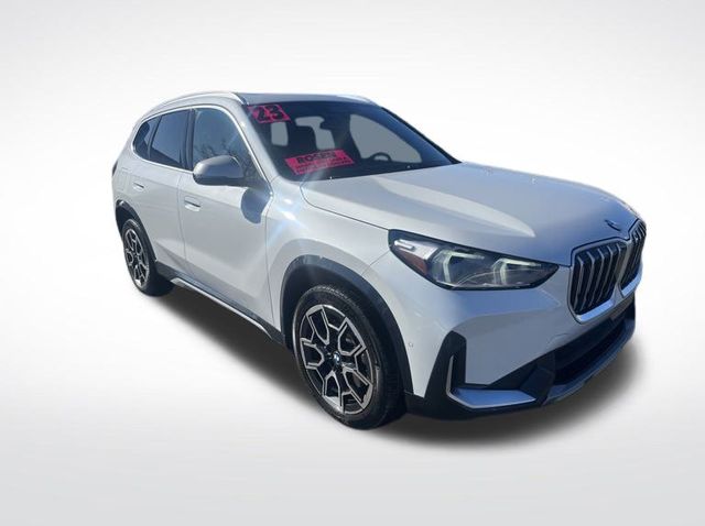 Vehicle image 3 of 23