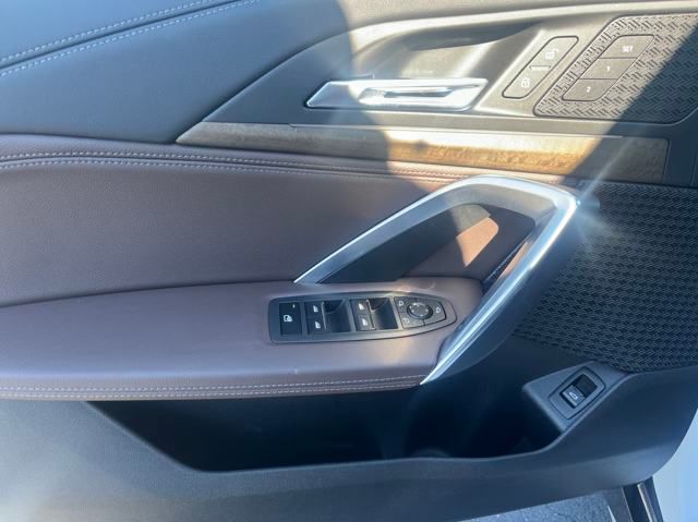 Vehicle image 9 of 23