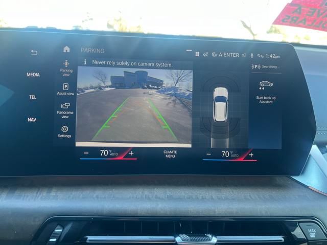 Vehicle image 18 of 23