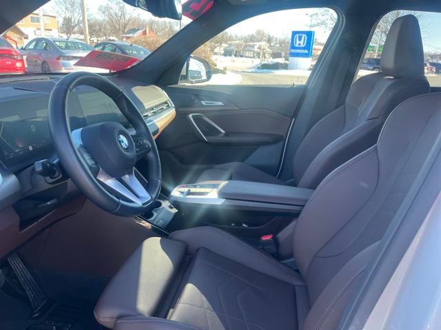 Vehicle image 12 of 23