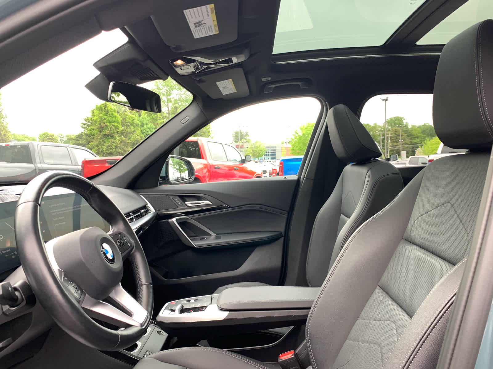 Vehicle image 16 of 36