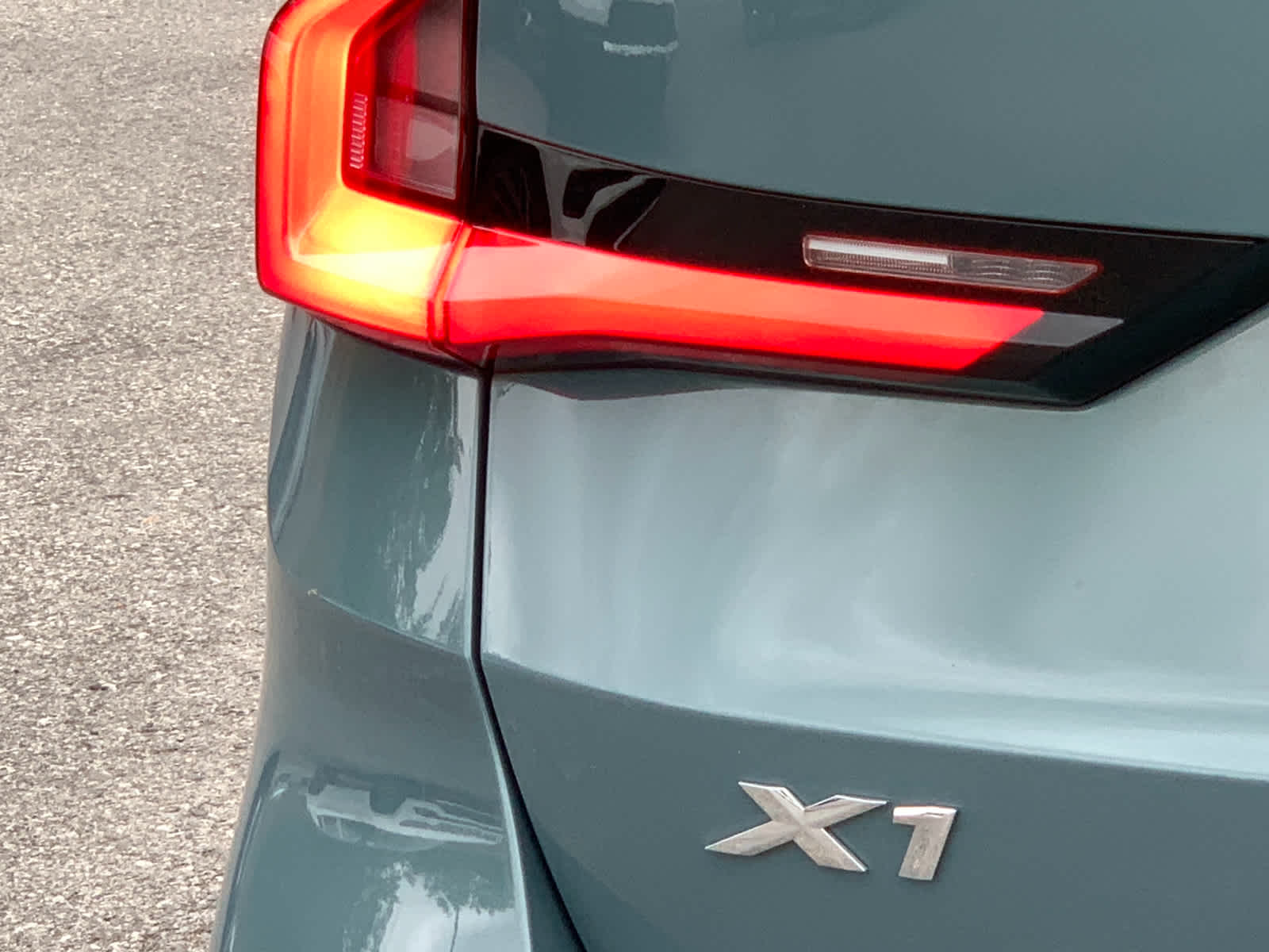 Vehicle image 32 of 36