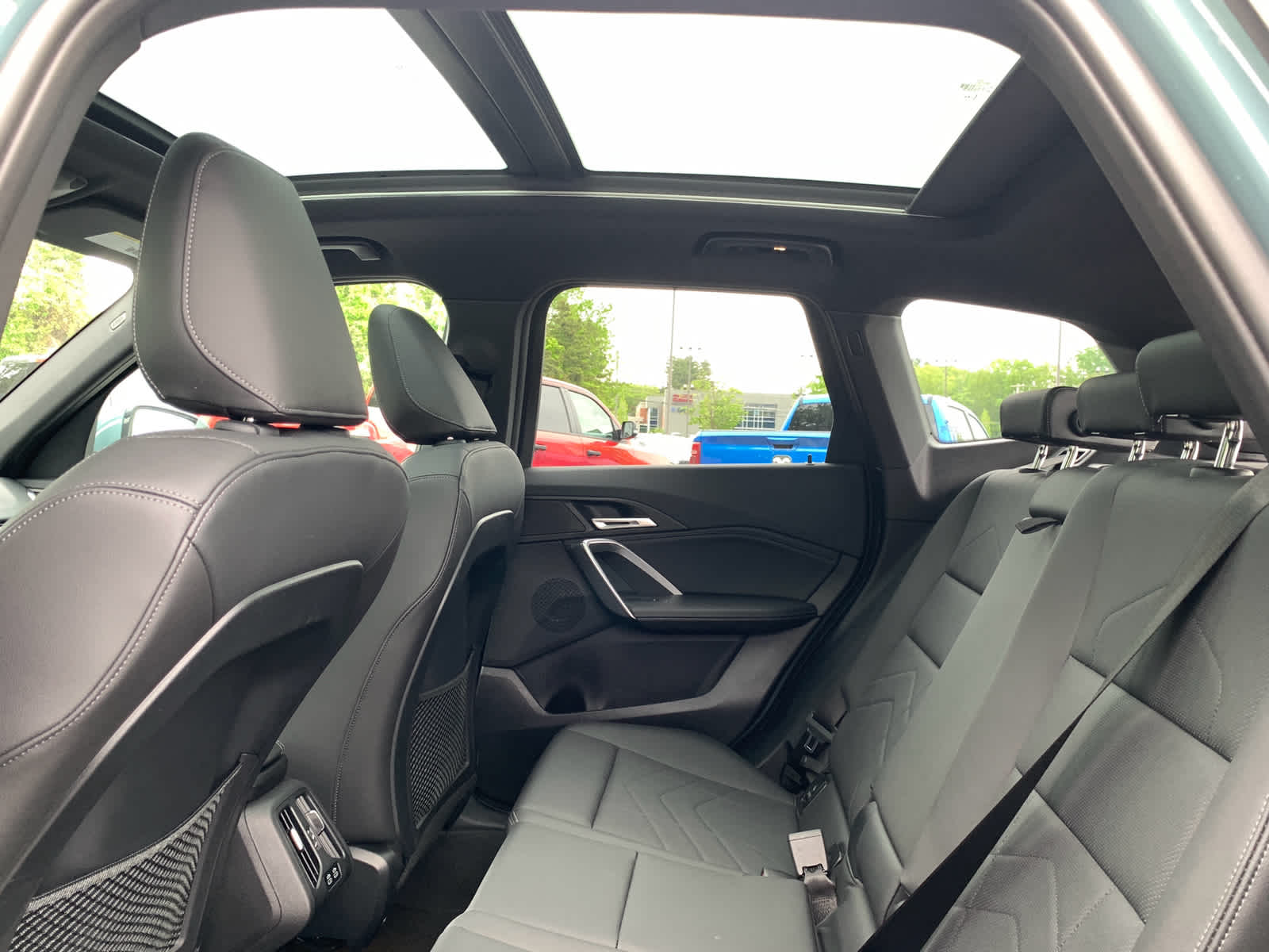 Vehicle image 15 of 36