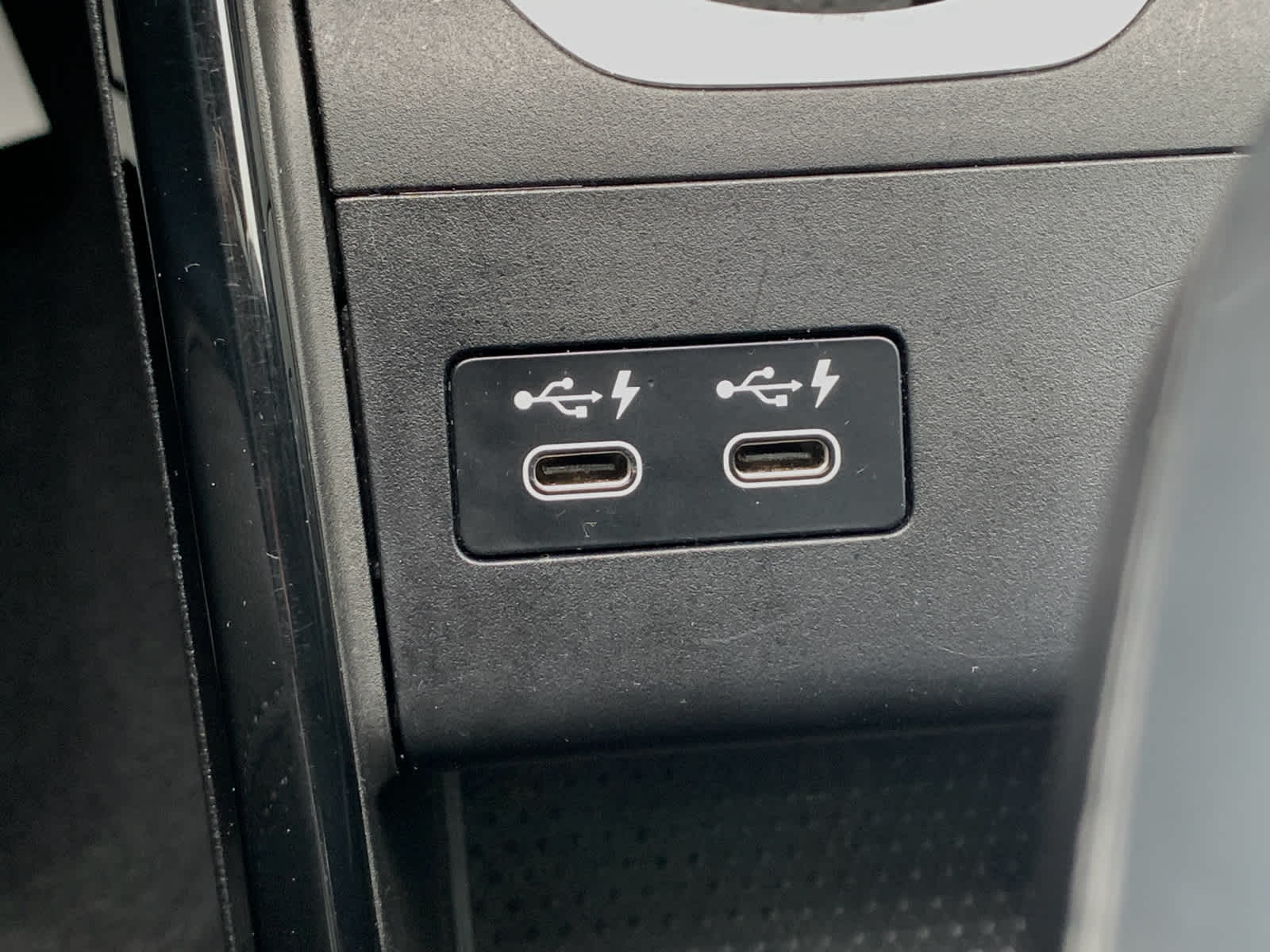 Vehicle image 25 of 36