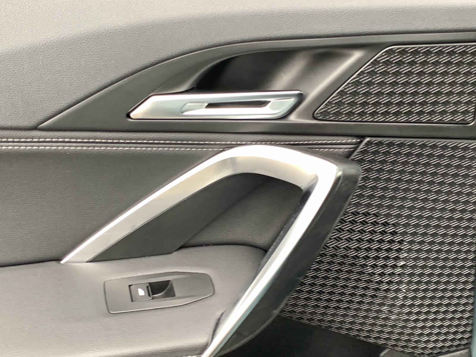Vehicle image 31 of 36